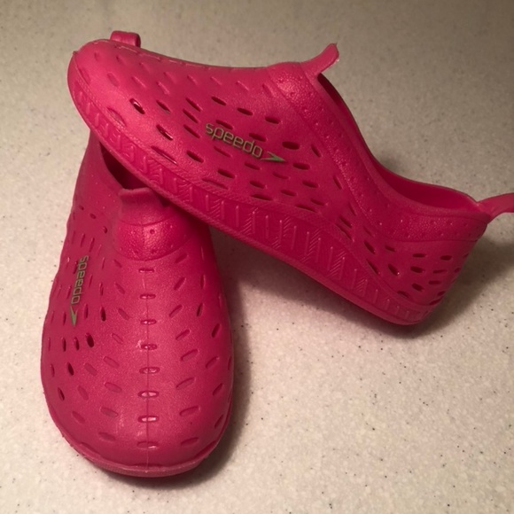 Pink Speedo water shoes | Sz 9/10 | EUC - Picture 1 of 5